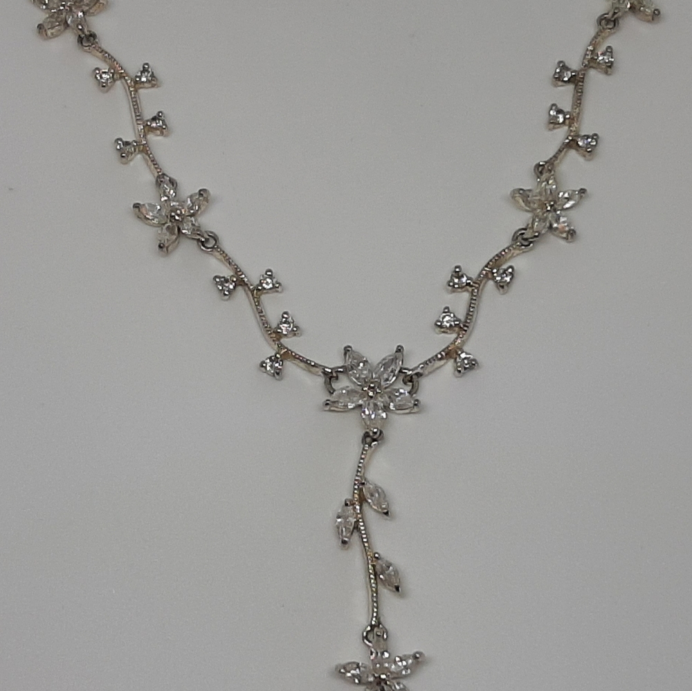 925 Sterling Flower Y Necklace & Earrings Set - Picture 7 of 7
